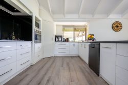 56 Clarke St, Burekup WA 6227, Australia