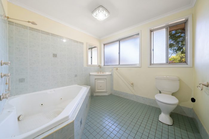 11 East Pl, Kambah ACT 2902, Australia
