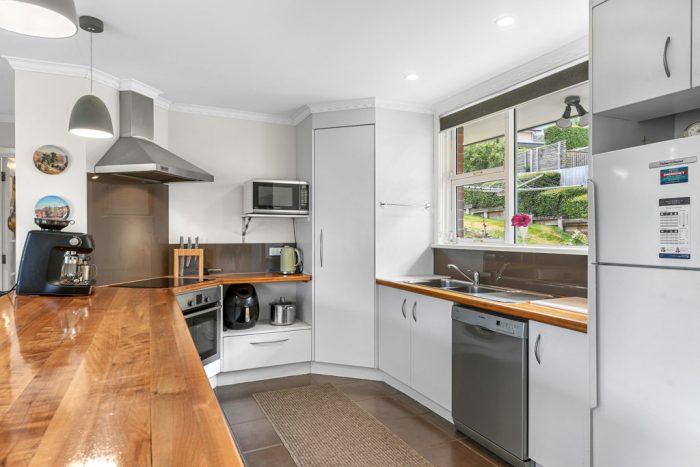 31 Flinders Esplanade, Taroona TAS 7053, Australia