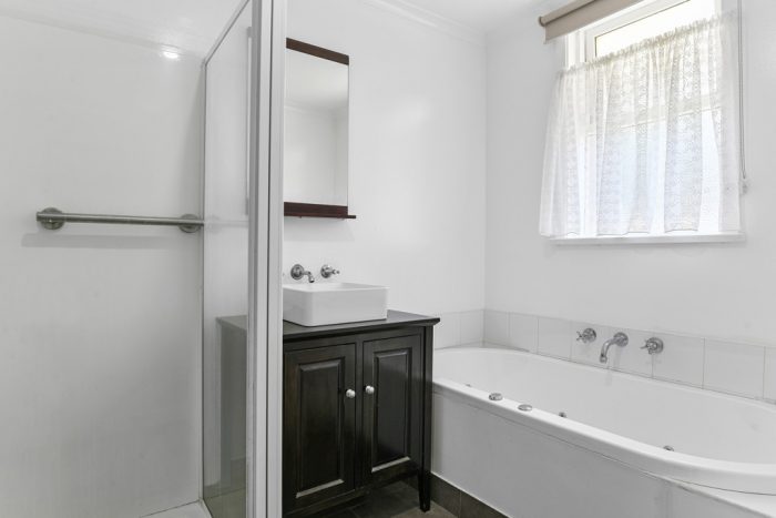 31 Flinders Esplanade, Taroona TAS 7053, Australia