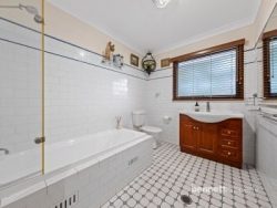 6 Florence Ave, Kurrajong NSW 2758, Australia