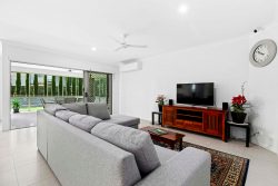 12 Flynn Court, Urraween QLD 4655, Australia