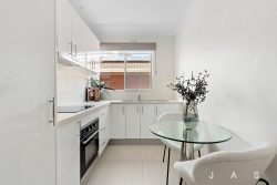 4/103 Gordon St, Footscray VIC 3011, Australia