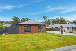 19 Guthrie St, Kingston TAS 7050, Australia