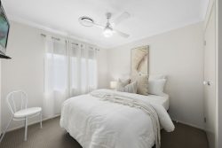 14 Bowerbird Cl, Aberglasslyn NSW 2320, Australia