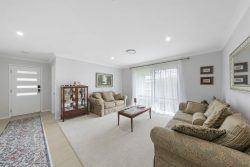 3 Wagtail St, Aberglasslyn NSW 2320, Australia
