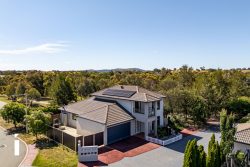 Unit 4/28 Eleanor Dark Ln, Franklin ACT 2913, Australia