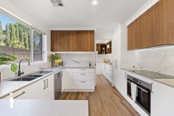 12 Tully Pl, Jerrabomberra NSW 2619, Australia