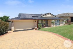 6 James Pl, Oxley Vale NSW 2340, Australia