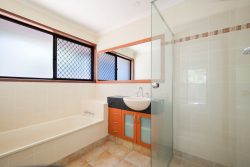 6 Koonan Ct, Ashmore QLD 4214, Australia