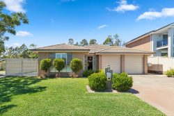 6 Loddon Cct, Albion Park NSW 2527, Australia