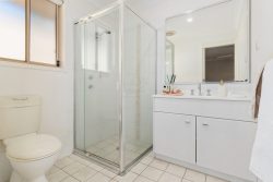 6 Loddon Cct, Albion Park NSW 2527, Australia