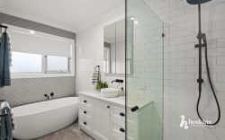 Unit 1/7 Louisa St, Croydon VIC 3136, Australia