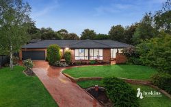 7 Mari Terrace, Croydon Hills VIC 3136, Australia