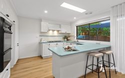 7 Mari Terrace, Croydon Hills VIC 3136, Australia