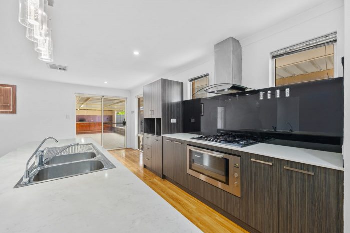 13 Markwell Ave, Haynes WA 6112, Australia