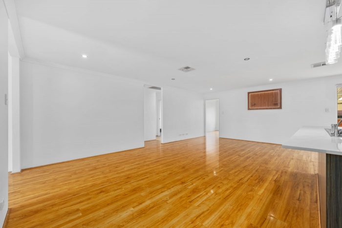 13 Markwell Ave, Haynes WA 6112, Australia