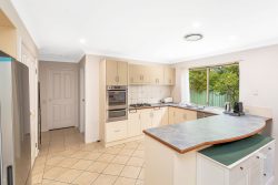 30 Matthew Cct, Mardi NSW 2259, Australia