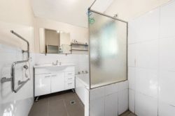 15 McLaughlin Ave, Wentworth Falls NSW 2782, Australia