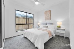 34 Marsdenia Dr, White Rock QLD 4306, Australia