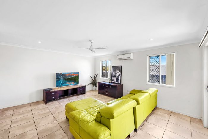 7 Greengard Pl, Kirkwood QLD 4680, Australia