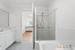 Unit 2/15 Mooramba Ave, North Gosford NSW 2250, Australia