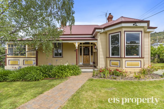 10 Nelumie St, Lindisfarne TAS 7015, Australia