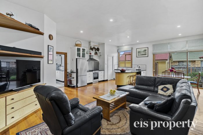 10 Nelumie St, Lindisfarne TAS 7015, Australia