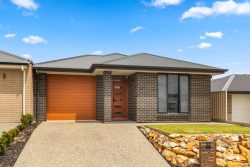 33 Noble Cct, Onkaparinga Heights SA 5163, Australia