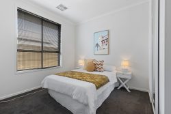 33 Noble Cct, Onkaparinga Heights SA 5163, Australia