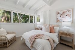 4 Nonga Ct, Mudgeeraba QLD 4213, Australia