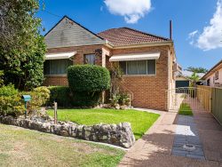 25 Oxford St, Gateshead NSW 2290, Australia
