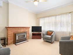 25 Oxford St, Gateshead NSW 2290, Australia