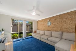 Unit 3/506 Pacific Hwy, Wyoming NSW 2250, Australia