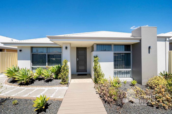 369 Parade Rd, Dalyellup WA 6230, Australia