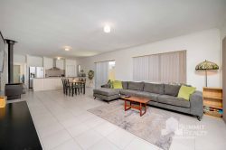 369 Parade Rd, Dalyellup WA 6230, Australia