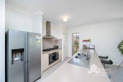 369 Parade Rd, Dalyellup WA 6230, Australia