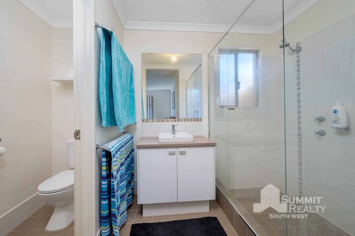 369 Parade Rd, Dalyellup WA 6230, Australia