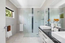 9 Pinehurst Fairway, West Wodonga VIC 3690, Australia