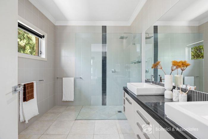 9 Pinehurst Fairway, West Wodonga VIC 3690, Australia