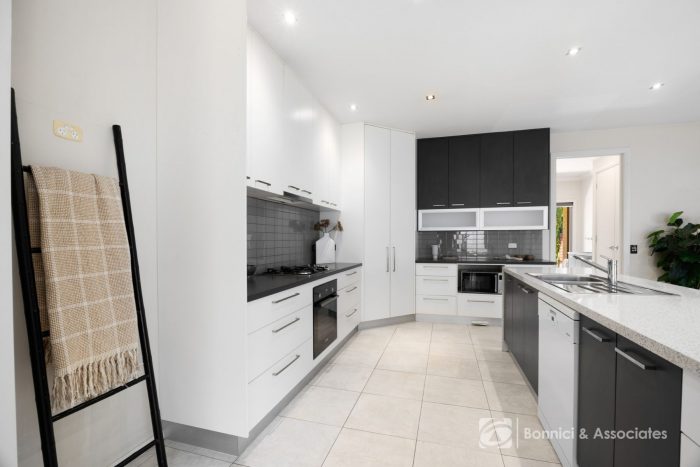 9 Pinehurst Fairway, West Wodonga VIC 3690, Australia