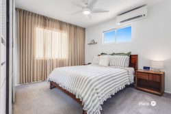 8 Wendy Cres, Clontarf QLD 4019, Australia