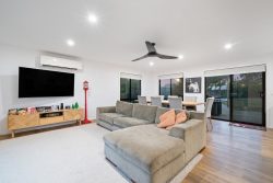 70 Rosman Cct, Gilmore ACT 2905, Australia