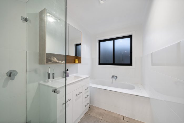 70 Rosman Cct, Gilmore ACT 2905, Australia