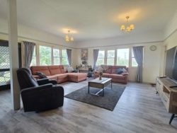 9 Scotts Camp Rd, Pozieres QLD 4352, Australia