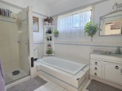 9 Scotts Camp Rd, Pozieres QLD 4352, Australia