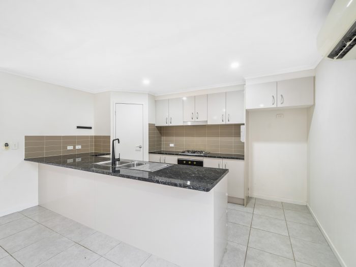 57 Surround St, Dakabin QLD 4503, Australia