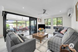 8 Trinity Pl, Gleneagle QLD 4285, Australia