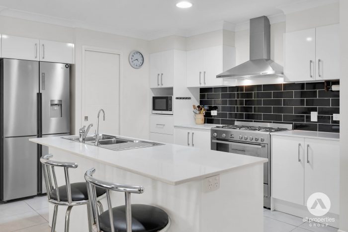 8 Trinity Pl, Gleneagle QLD 4285, Australia