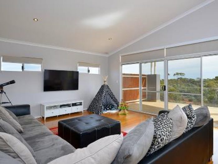 48 Tumbarri Way, Hannans WA 6430, Australia